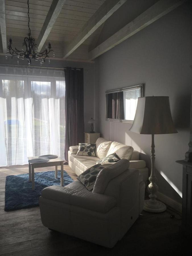 Apartments By The Beach トシェビエシュ エクステリア 写真